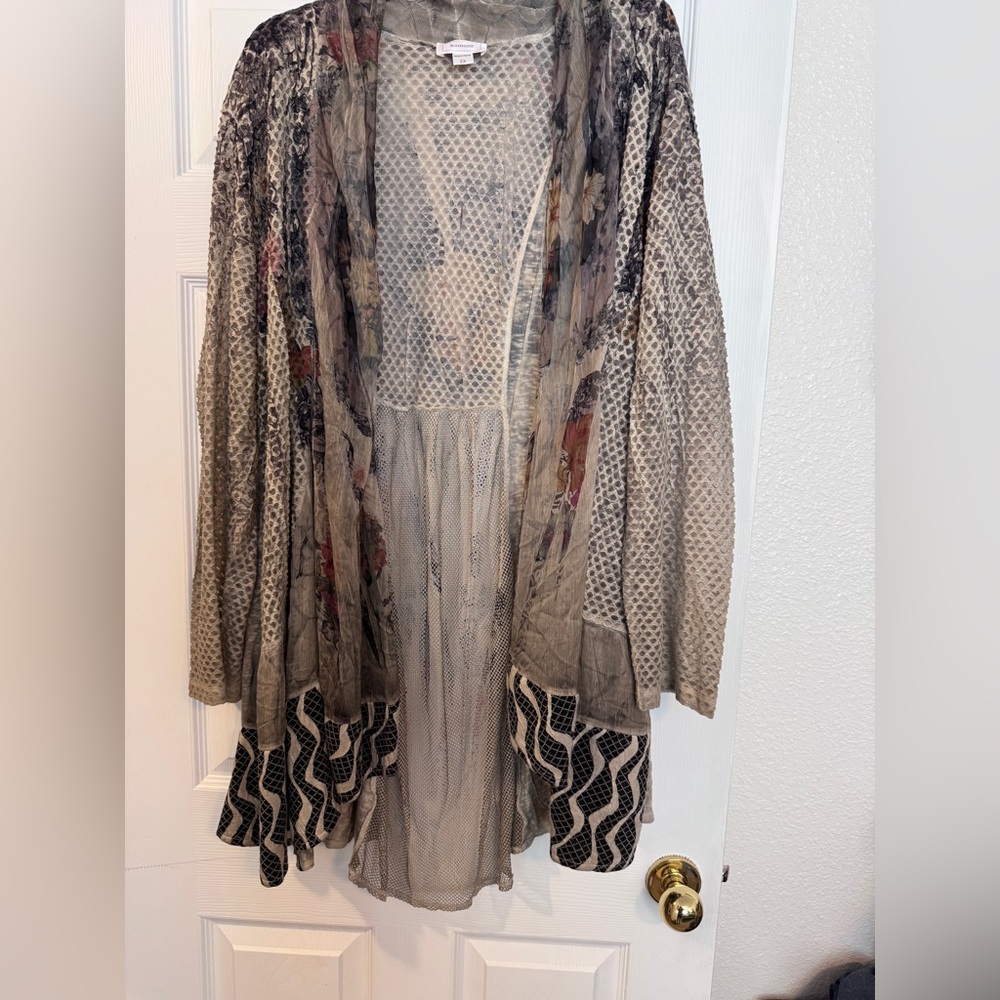 kamana 2X Long Neutral Taupe Patterned Women's Top